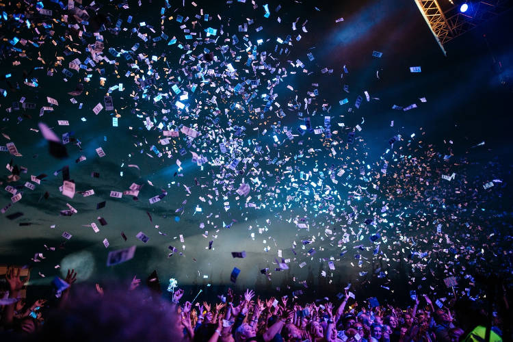 stonewolf studios confetti cannons